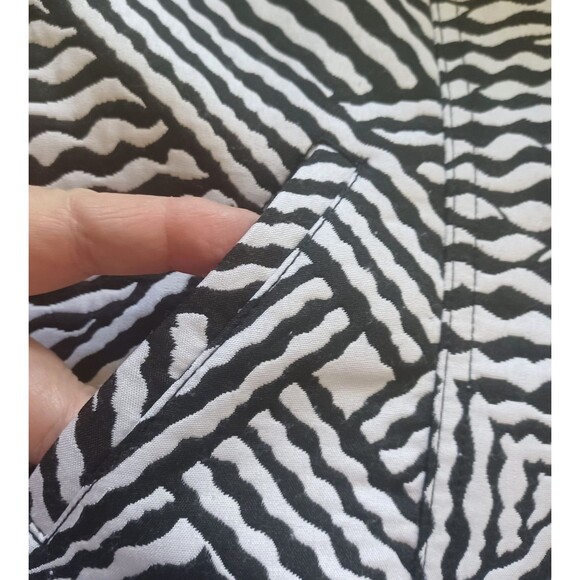 Ruby Rd Women Sz 10 Cropped Jacket Black/White Geometric Print Monochrome Layer - Picture 7 of 11
